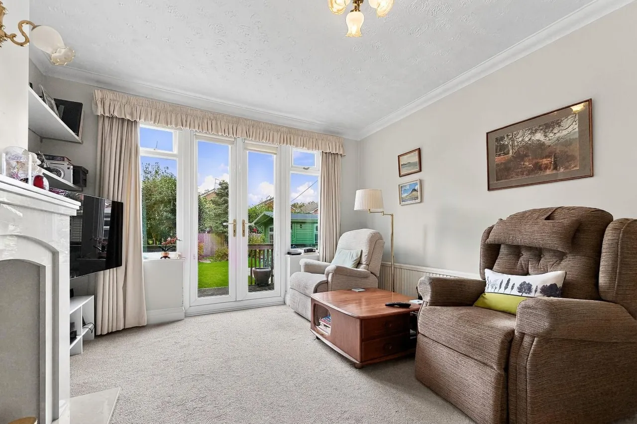 Hawthorn Avenue, Timperley, WA15, photo 8