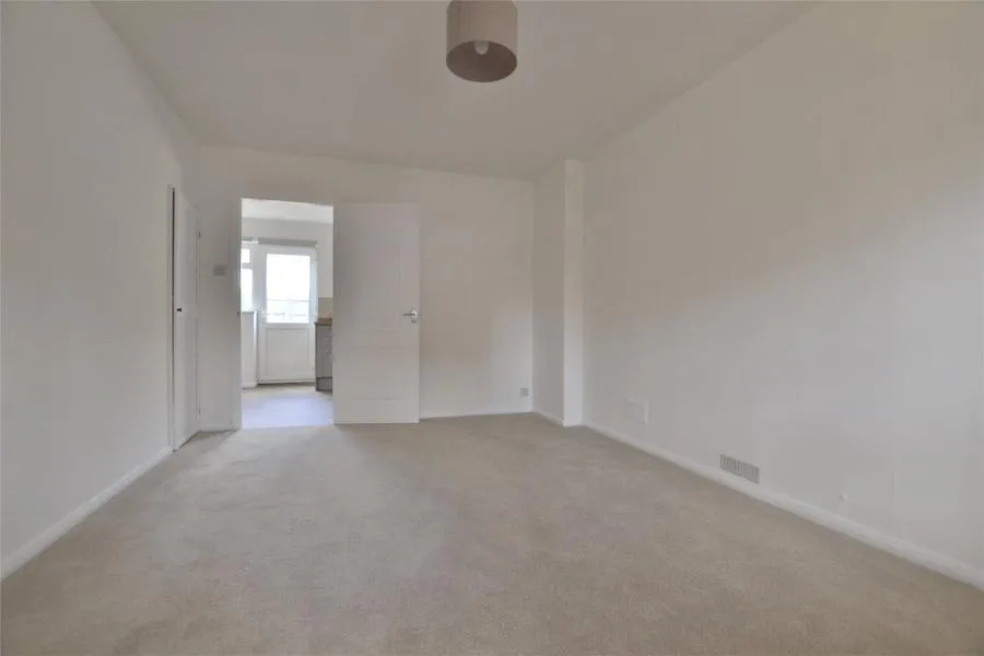 St. Vincent Way, Churchdown, GL3, photo 6