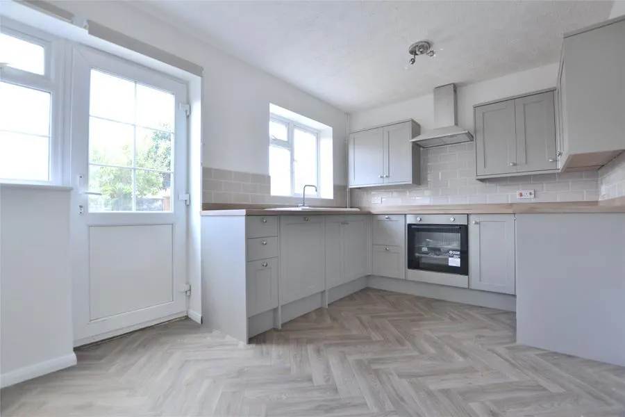 St. Vincent Way, Churchdown, GL3, photo 4