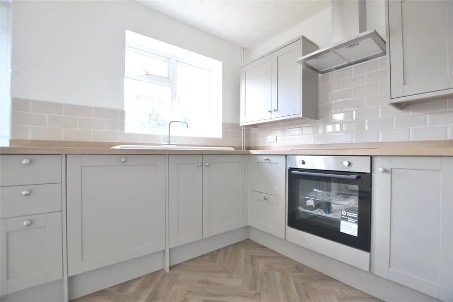 St. Vincent Way, Churchdown, GL3, photo 2