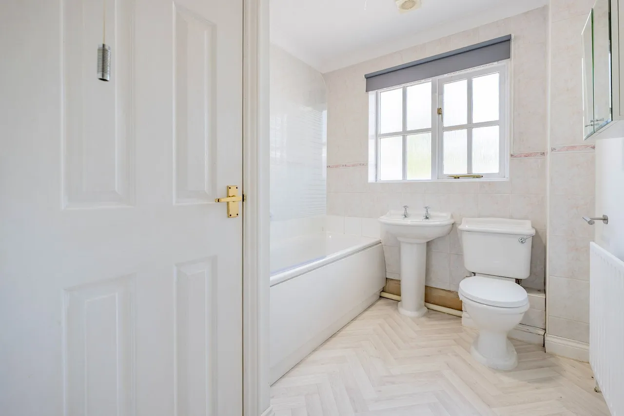 Victoria Road, Crowborough, TN6, photo 11