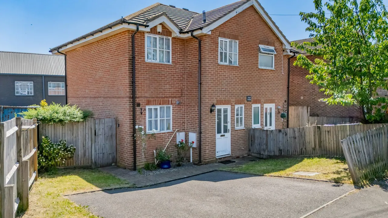 3 bed house for sale, Victoria Road, Crowborough, TN6