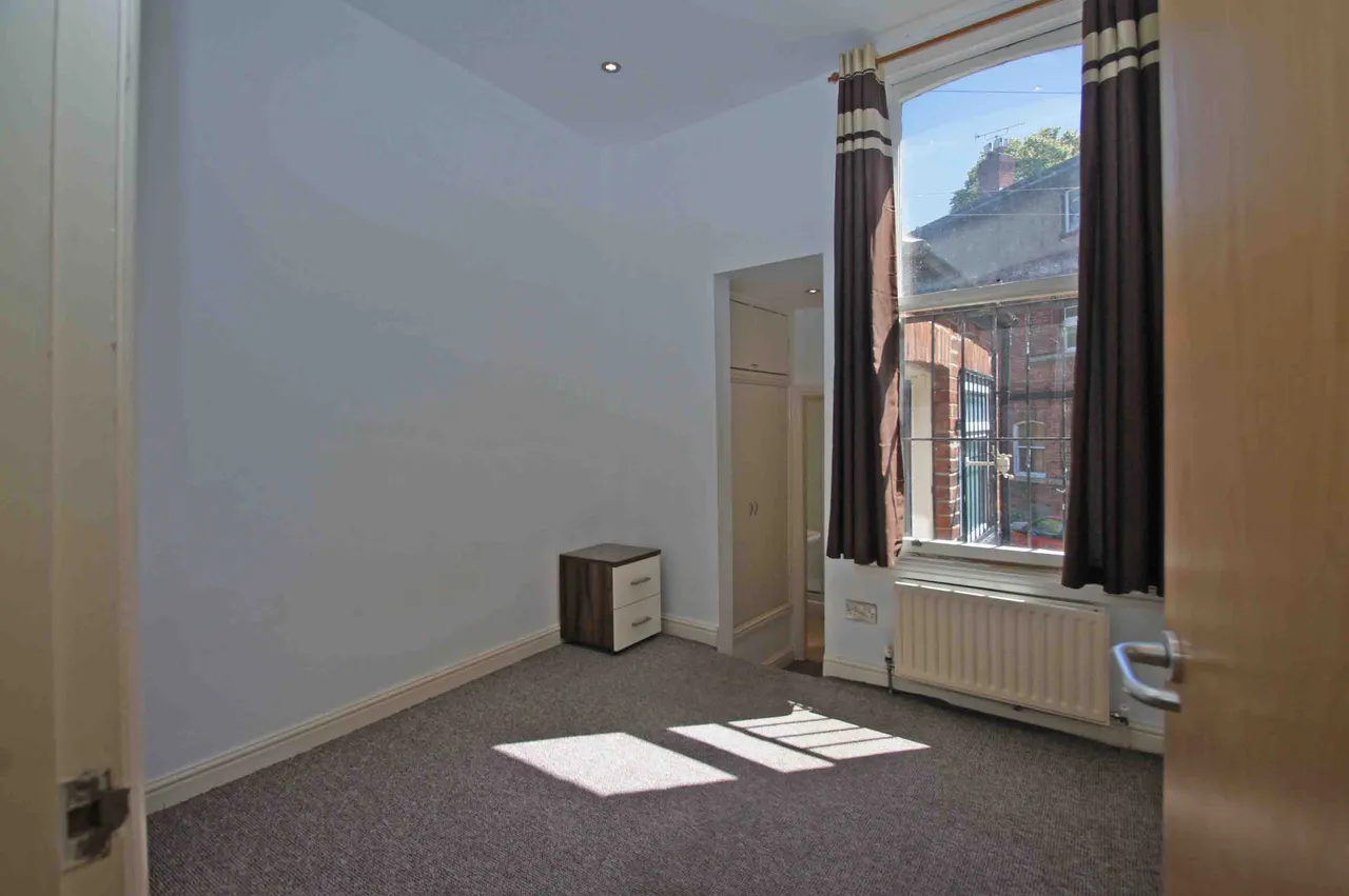 Clarendon Road, Leeds, LS2, photo 4