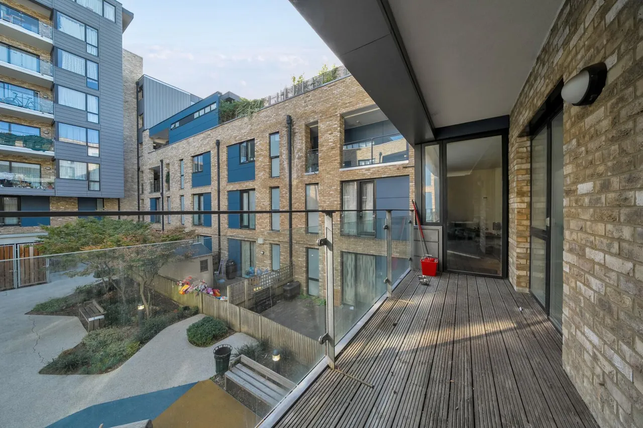 Boundary Lane, SE17, photo 12
