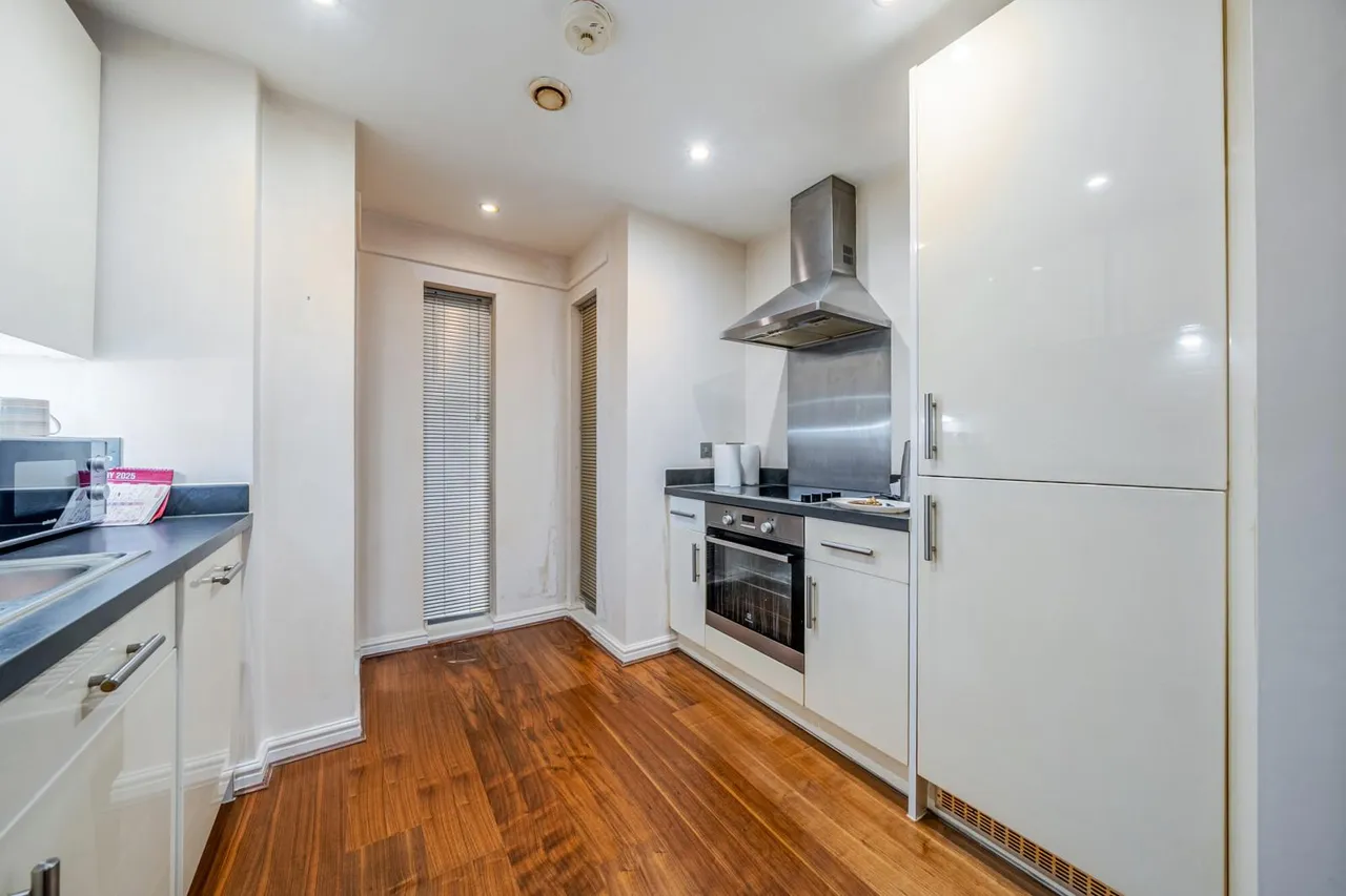 Boundary Lane, SE17, photo 10