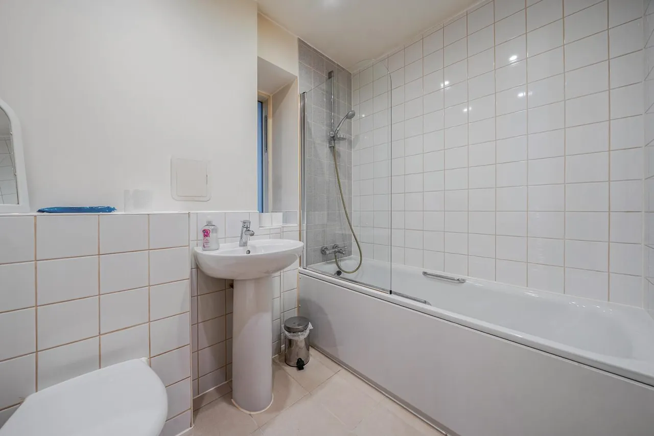 Boundary Lane, SE17, photo 17