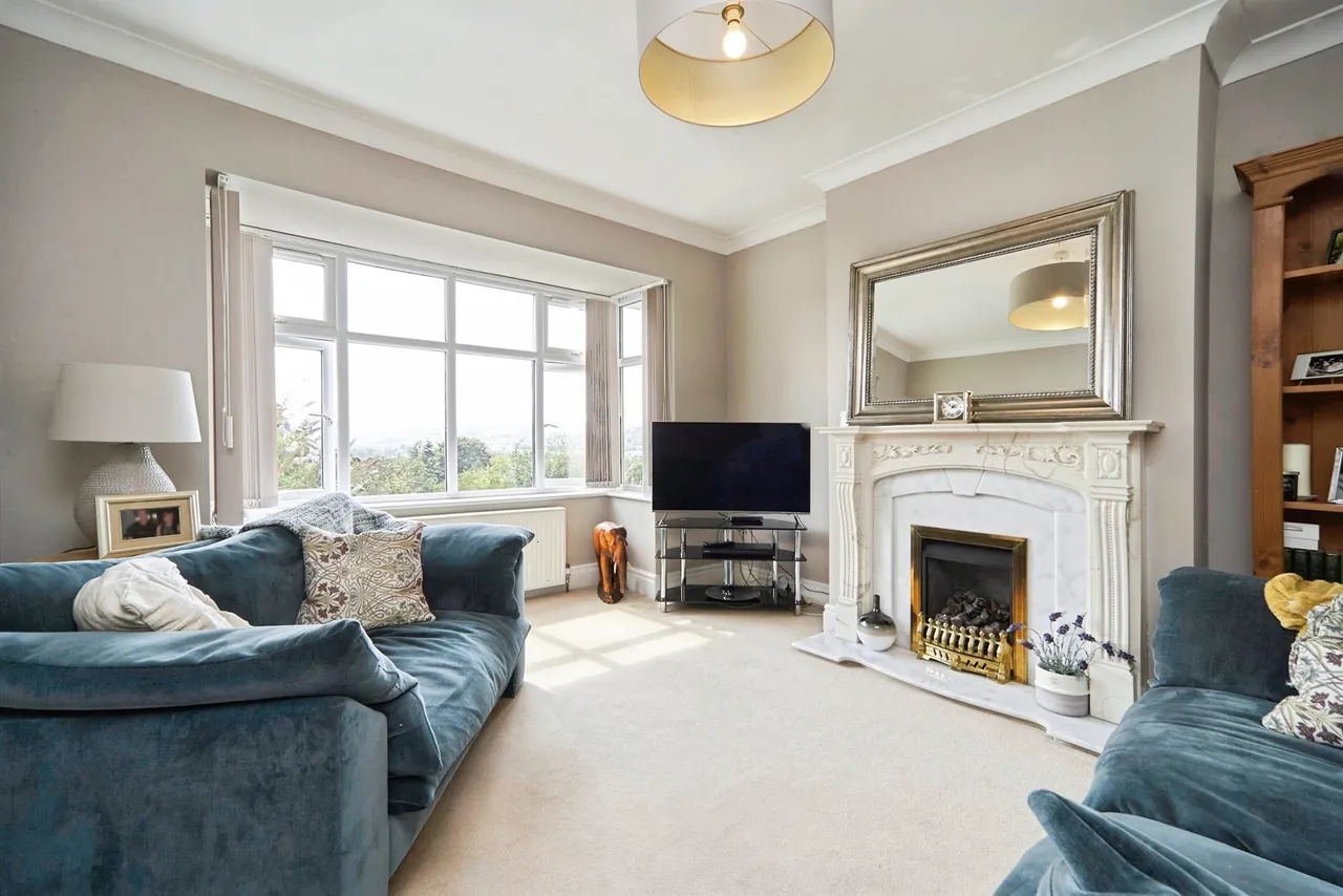 Ridgemount Road, Riddlesden, Keighley, photo 3