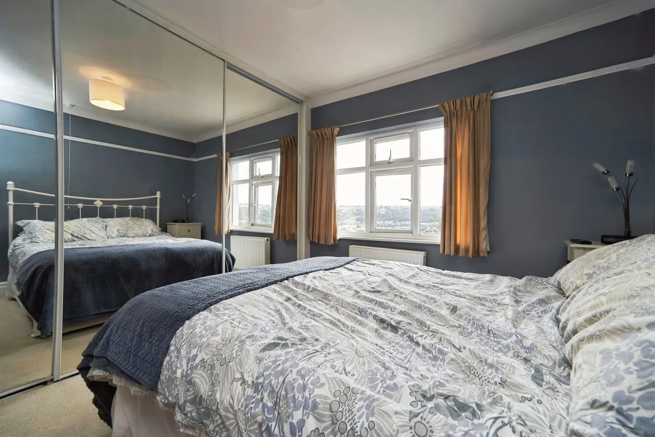 Ridgemount Road, Riddlesden, Keighley, photo 10