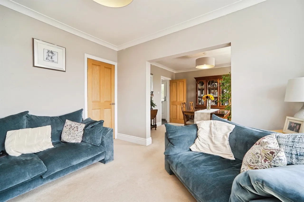 Ridgemount Road, Riddlesden, Keighley, photo 7