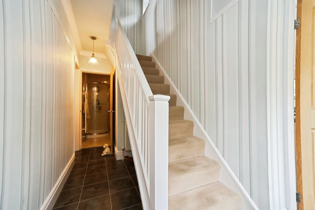 Ridgemount Road, Riddlesden, Keighley, photo 5