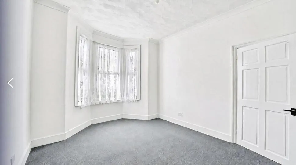 3 bed house to rent — Tweedmouth Road, London, E13