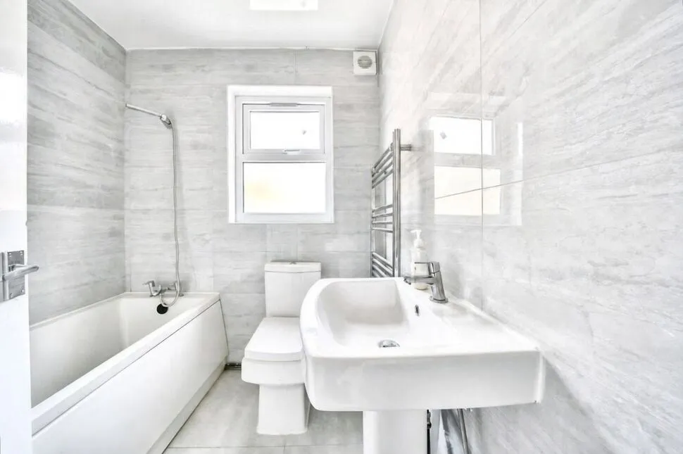 Tweedmouth Road, London, E13, photo 5