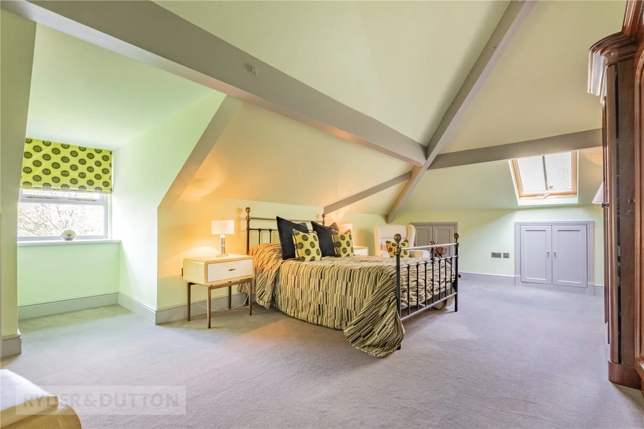 Kinders Lane, Greenfield, OL3, photo 26
