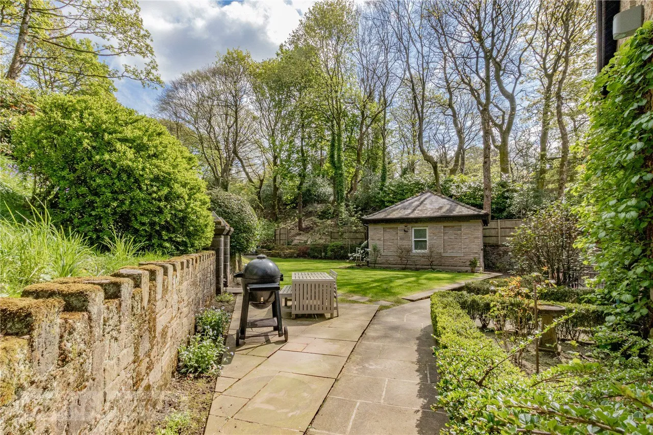 Kinders Lane, Greenfield, OL3, photo 36