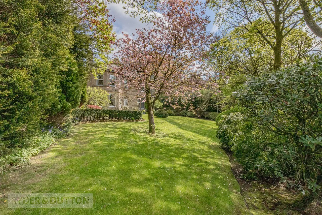 Kinders Lane, Greenfield, OL3, photo 34