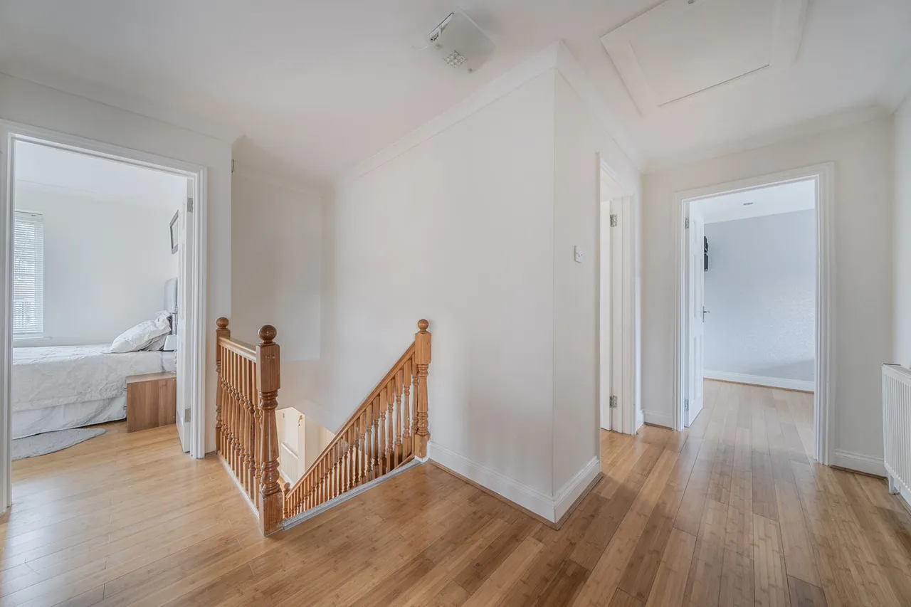 Leavesden Road, Stanmore, HA7, photo 11