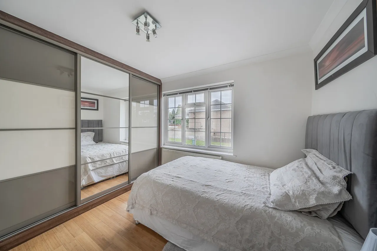 Leavesden Road, Stanmore, HA7, photo 12