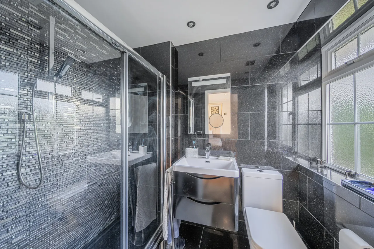 Leavesden Road, Stanmore, HA7, photo 8