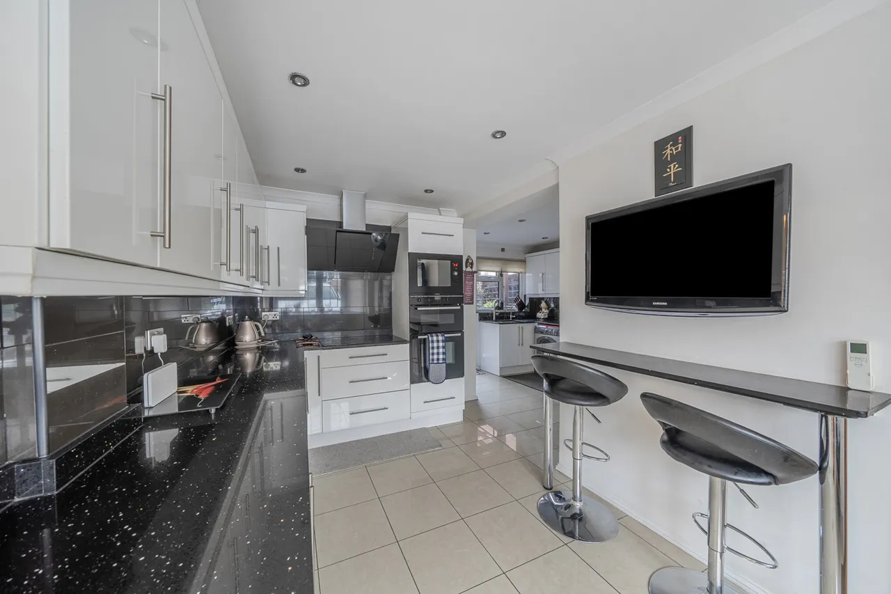 Leavesden Road, Stanmore, HA7, photo 13