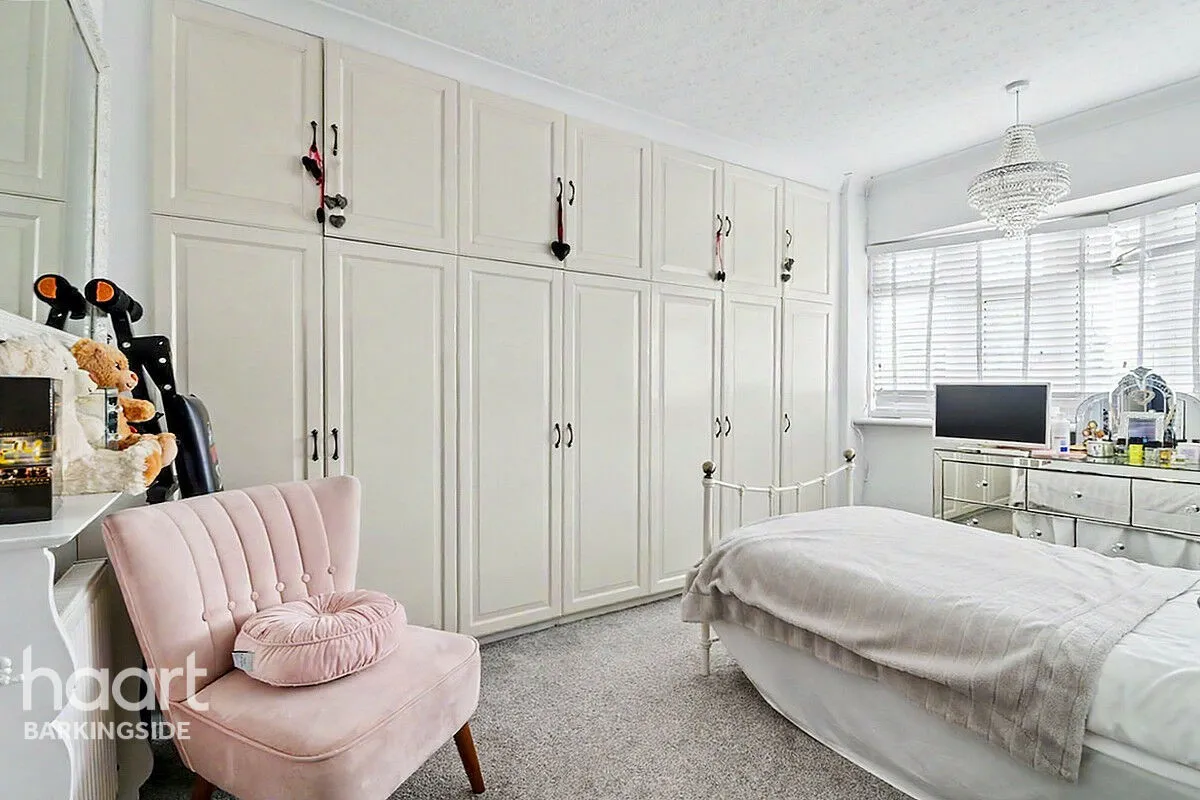 Marston Road, Clayhall, IG5, photo 12