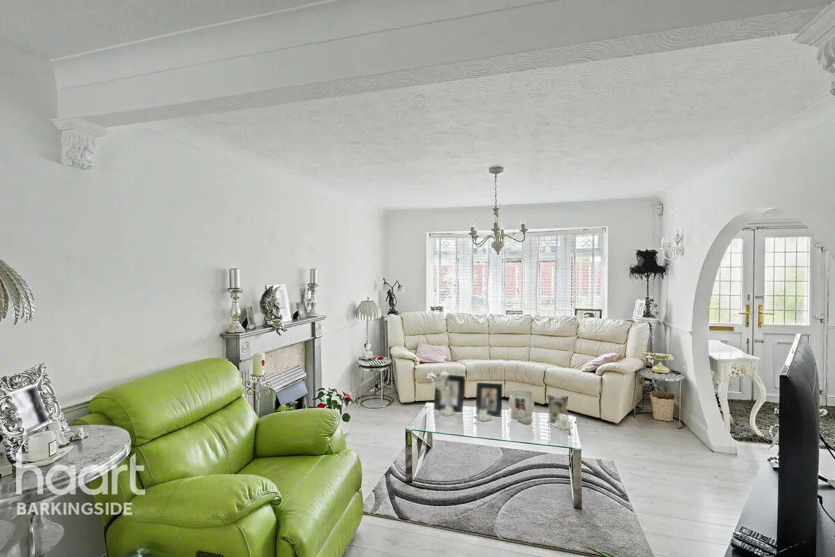 Marston Road, Clayhall, IG5, photo 4