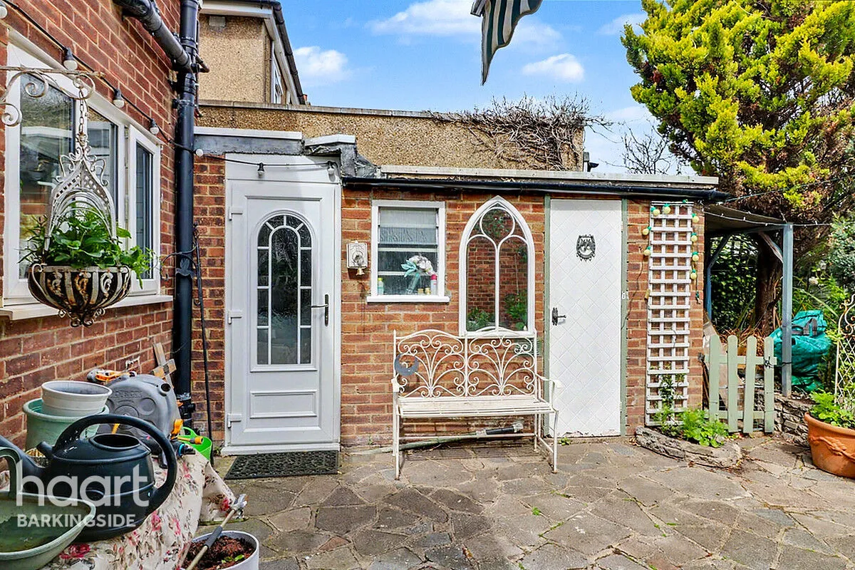 Marston Road, Clayhall, IG5, photo 26