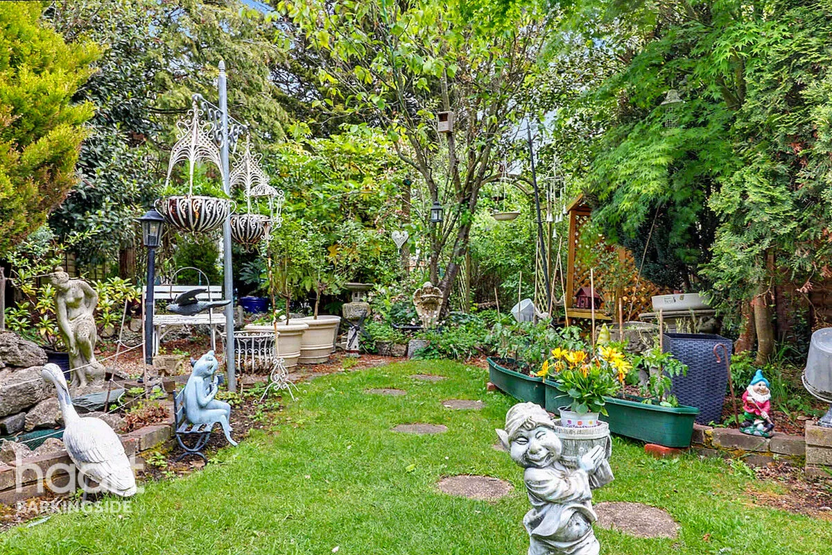 Marston Road, Clayhall, IG5, photo 23