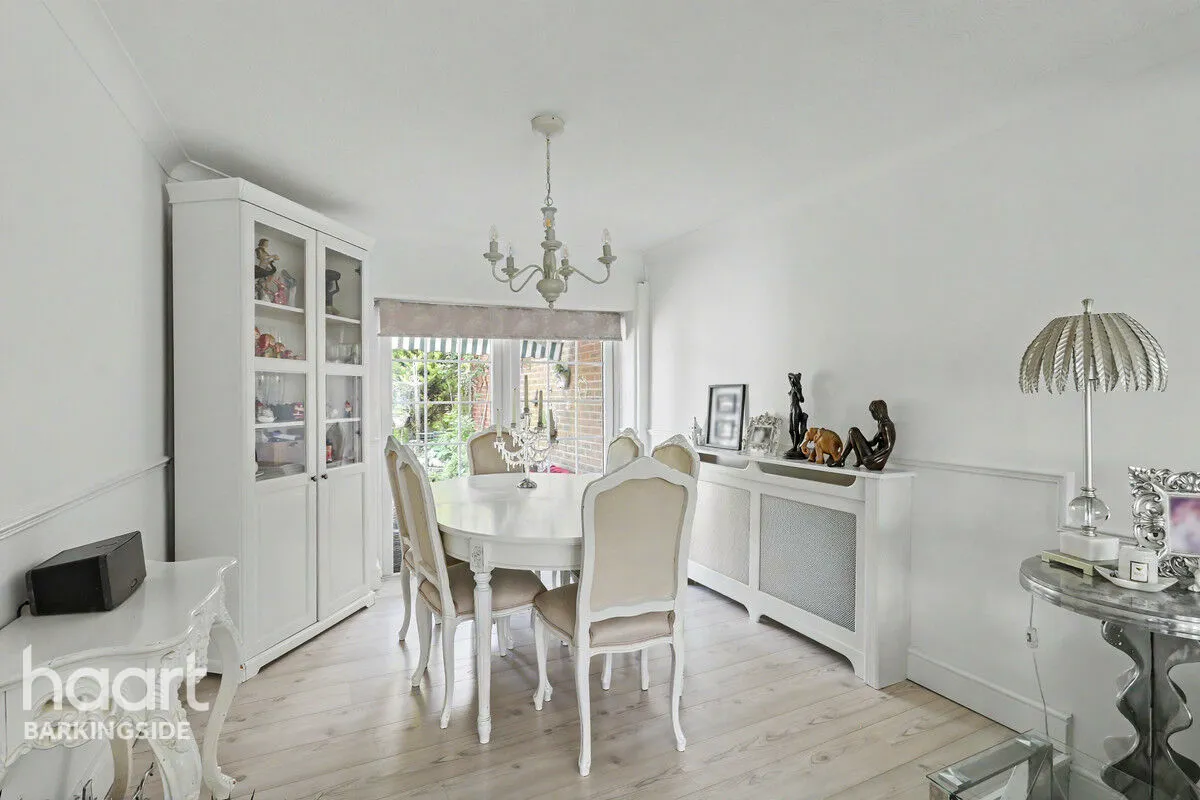 Marston Road, Clayhall, IG5, photo 6