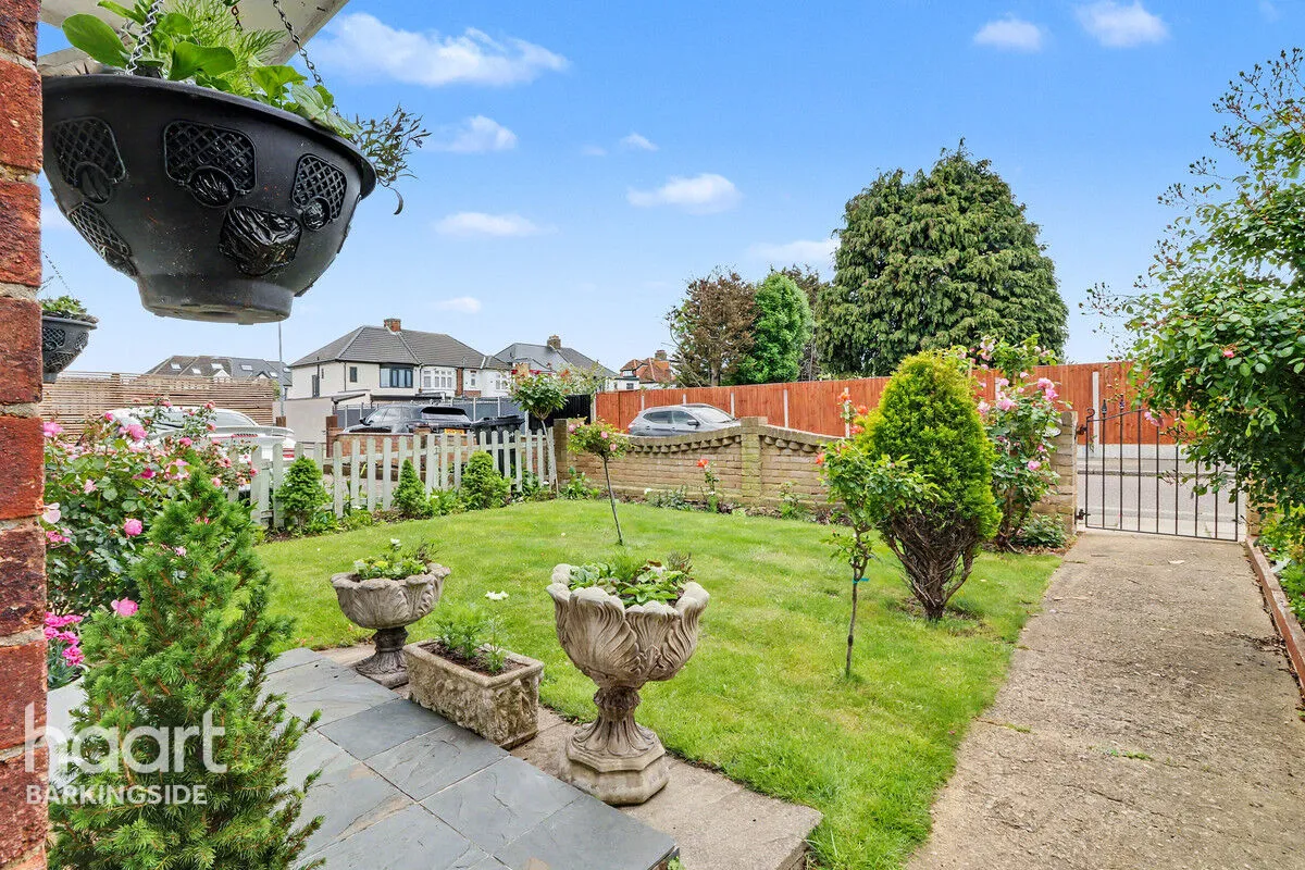Marston Road, Clayhall, IG5, photo 2