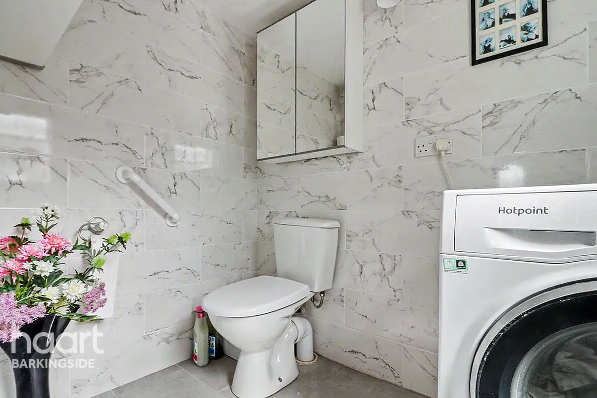 Marston Road, Clayhall, IG5, photo 18
