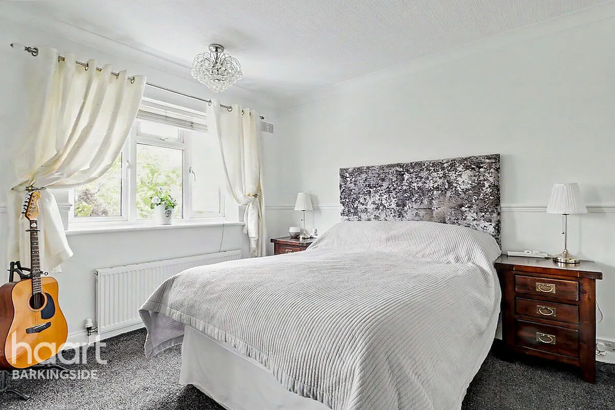 Marston Road, Clayhall, IG5, photo 13