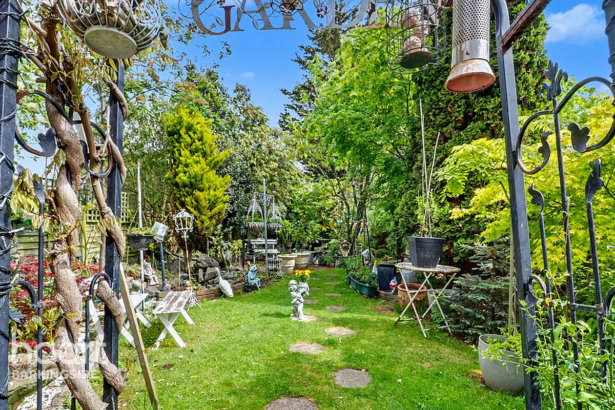 Marston Road, Clayhall, IG5, photo 20