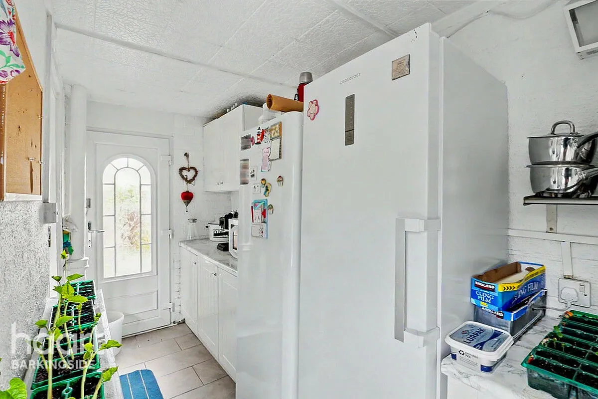 Marston Road, Clayhall, IG5, photo 17