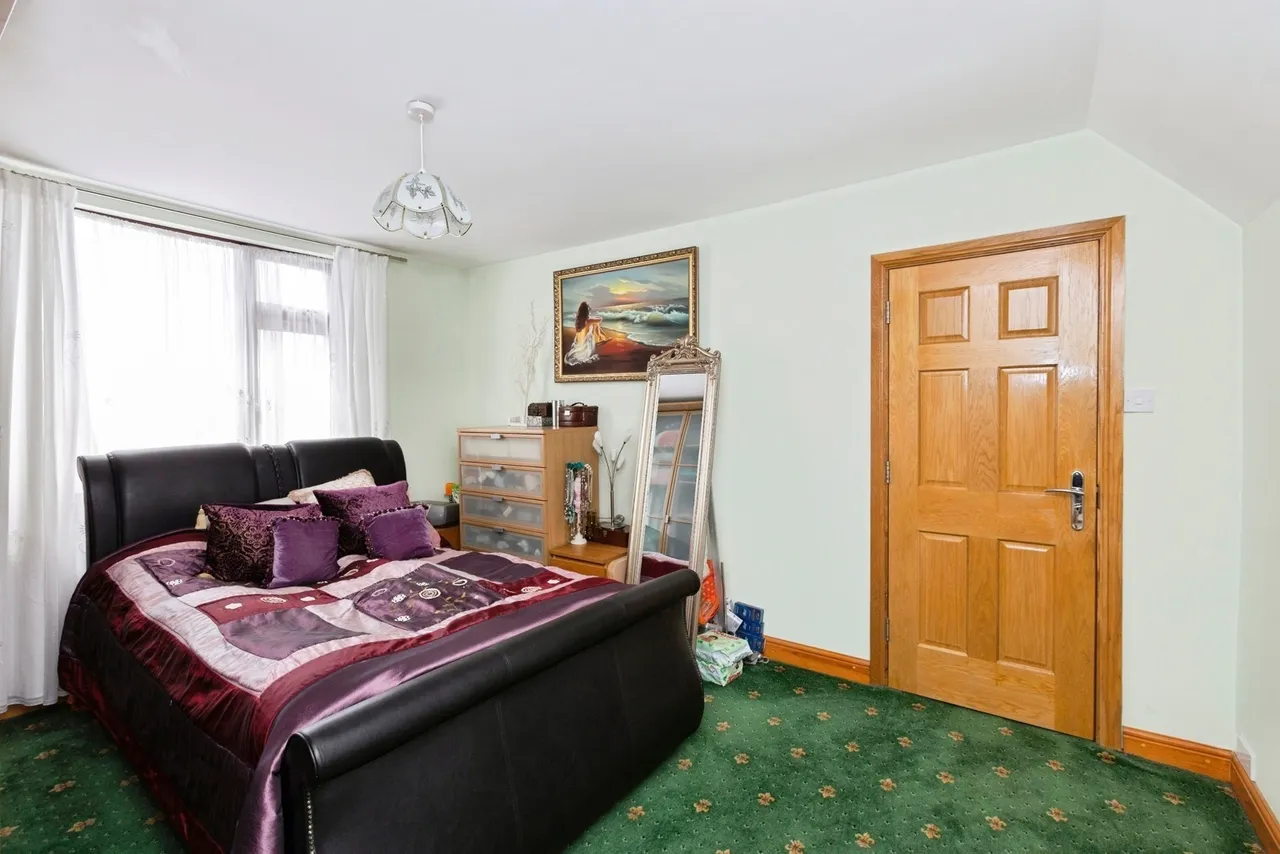 Eastbury Square, Barking, IG11, photo 3