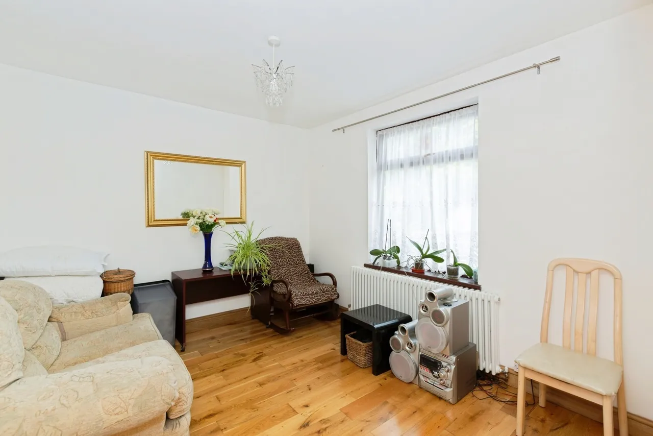 Eastbury Square, Barking, IG11, photo 5