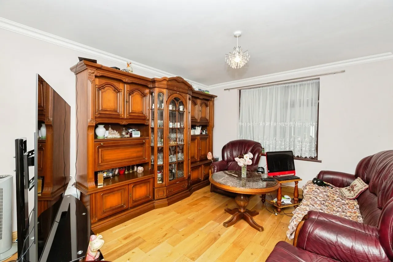 Eastbury Square, Barking, IG11, photo 8