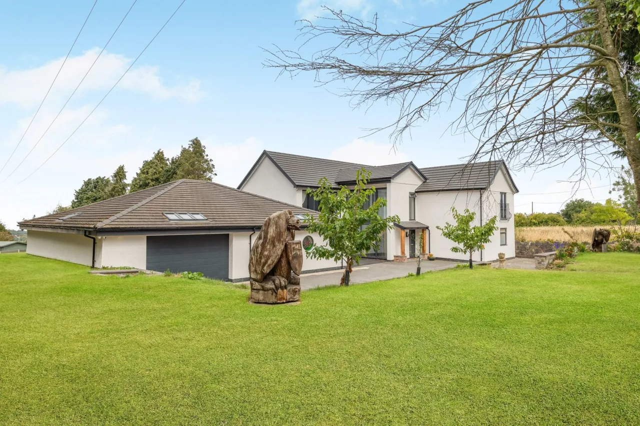 4 bed house for sale — Trelogan, Nr Holywell, Flintshire, CH8 9BZ