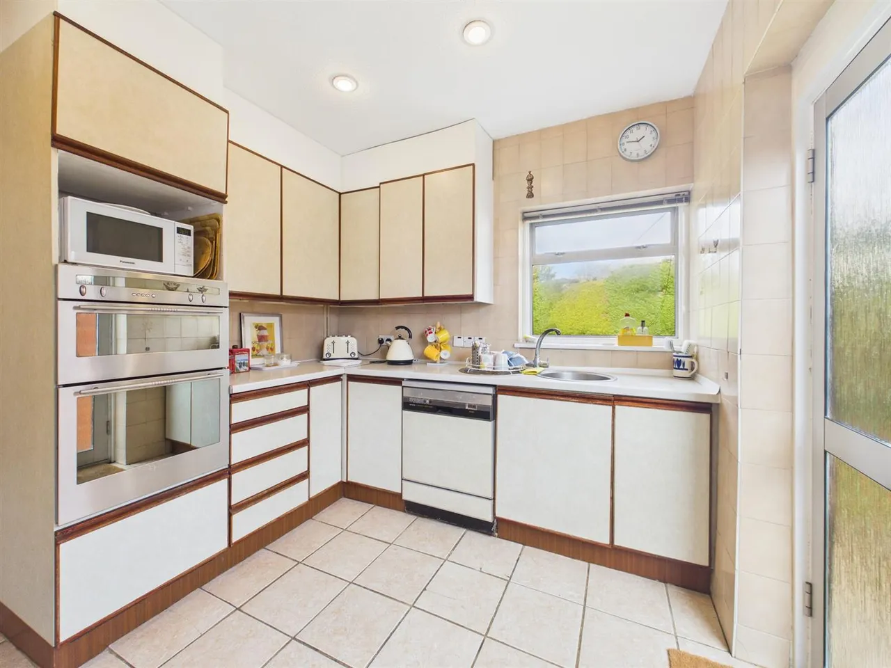 Howletts Lane, Ruislip, HA4 7SA, photo 4
