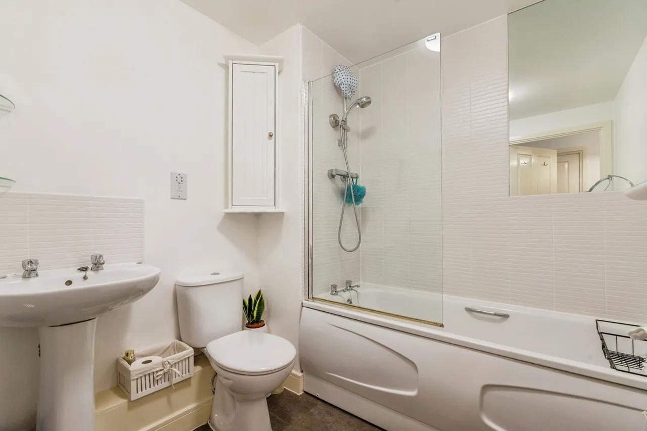 Station Court, 105-107 Ambleside Drive, Southend-on-Sea, Essex, SS1, photo 8