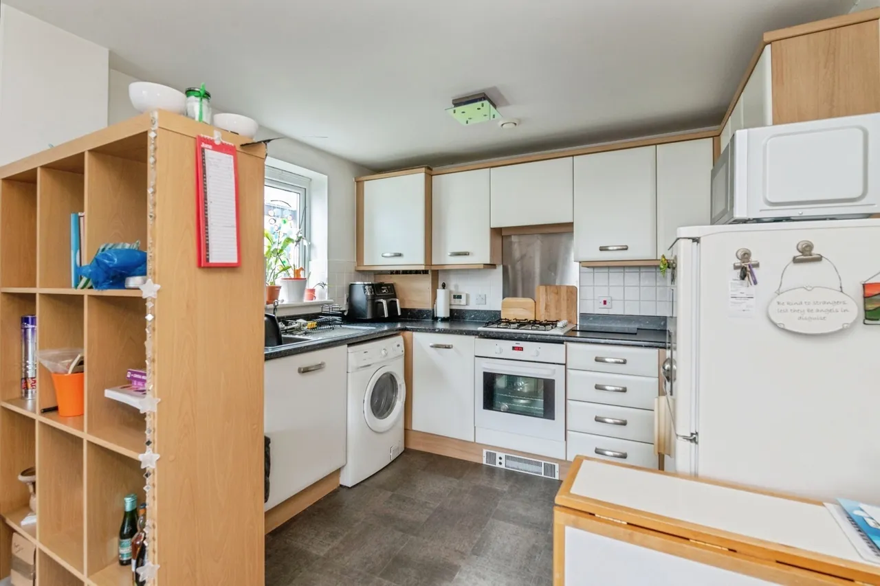 Station Court, 105-107 Ambleside Drive, Southend-on-Sea, Essex, SS1, photo 4