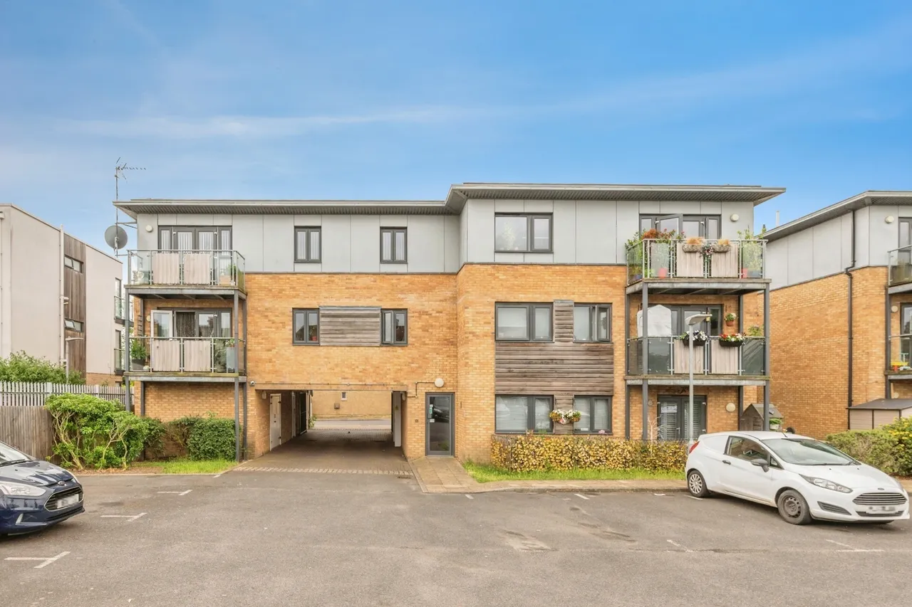 Station Court, 105-107 Ambleside Drive, Southend-on-Sea, Essex, SS1, photo 6