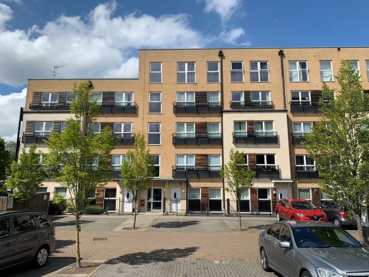 2 bed flat to rent, Lanadron Close, Isleworth, TW7