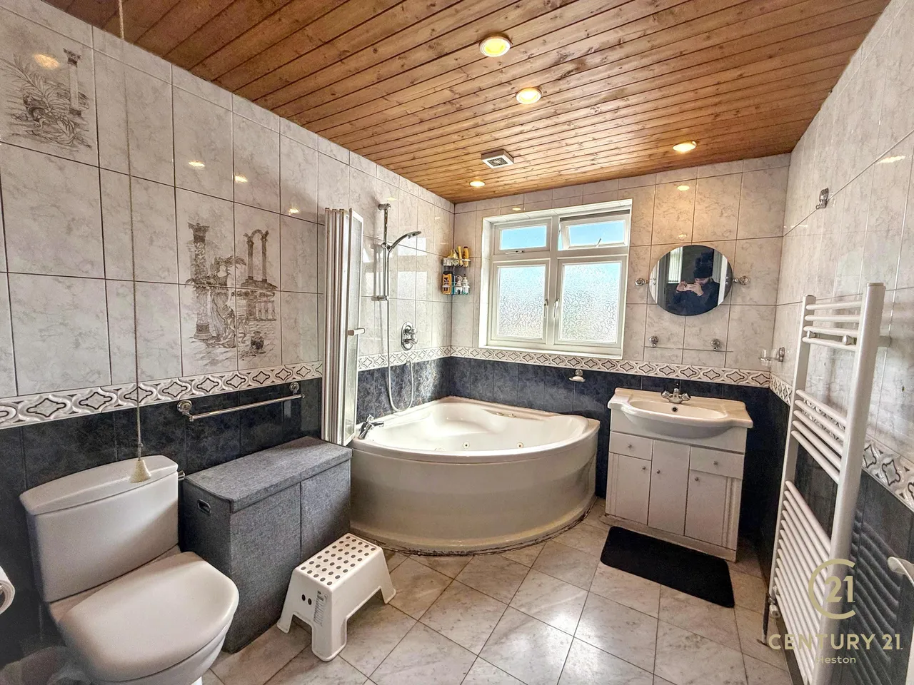 Burns Way, Hounslow, TW5, photo 15