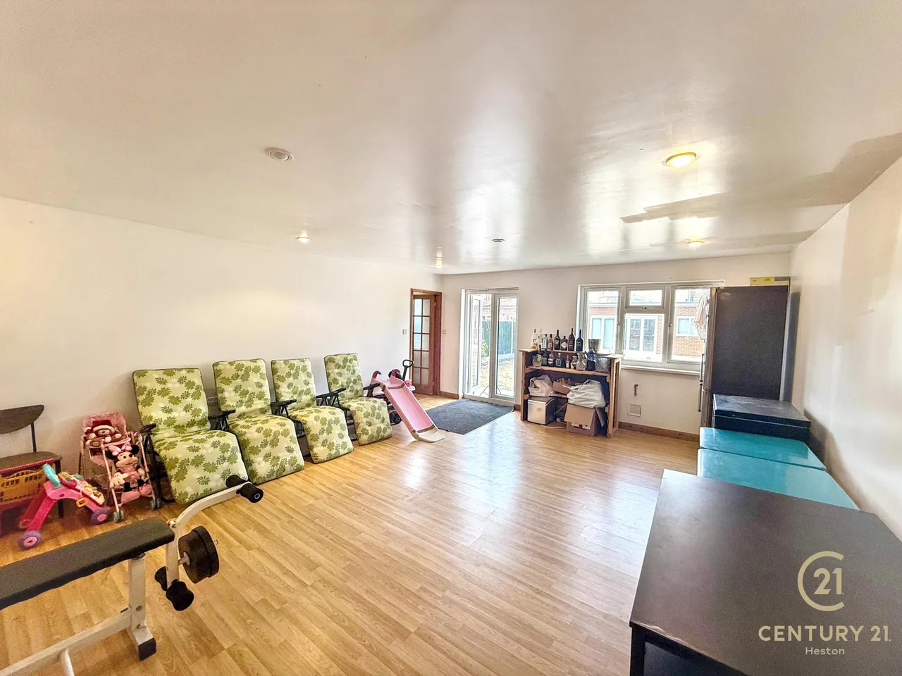 Burns Way, Hounslow, TW5, photo 24