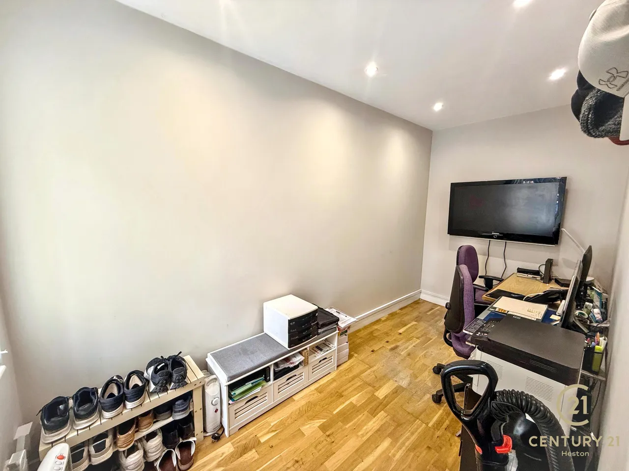 Burns Way, Hounslow, TW5, photo 14