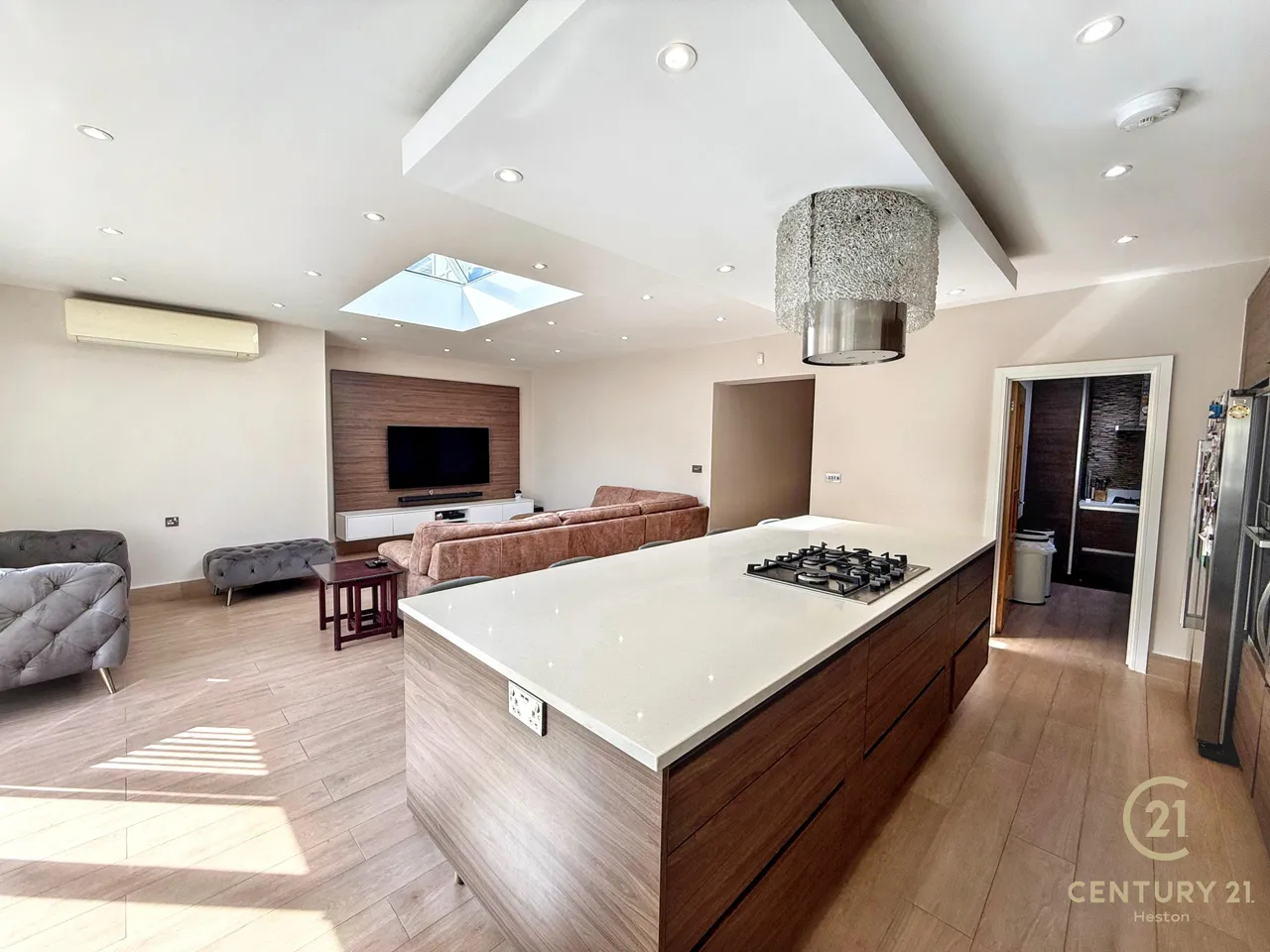 Burns Way, Hounslow, TW5, photo 11