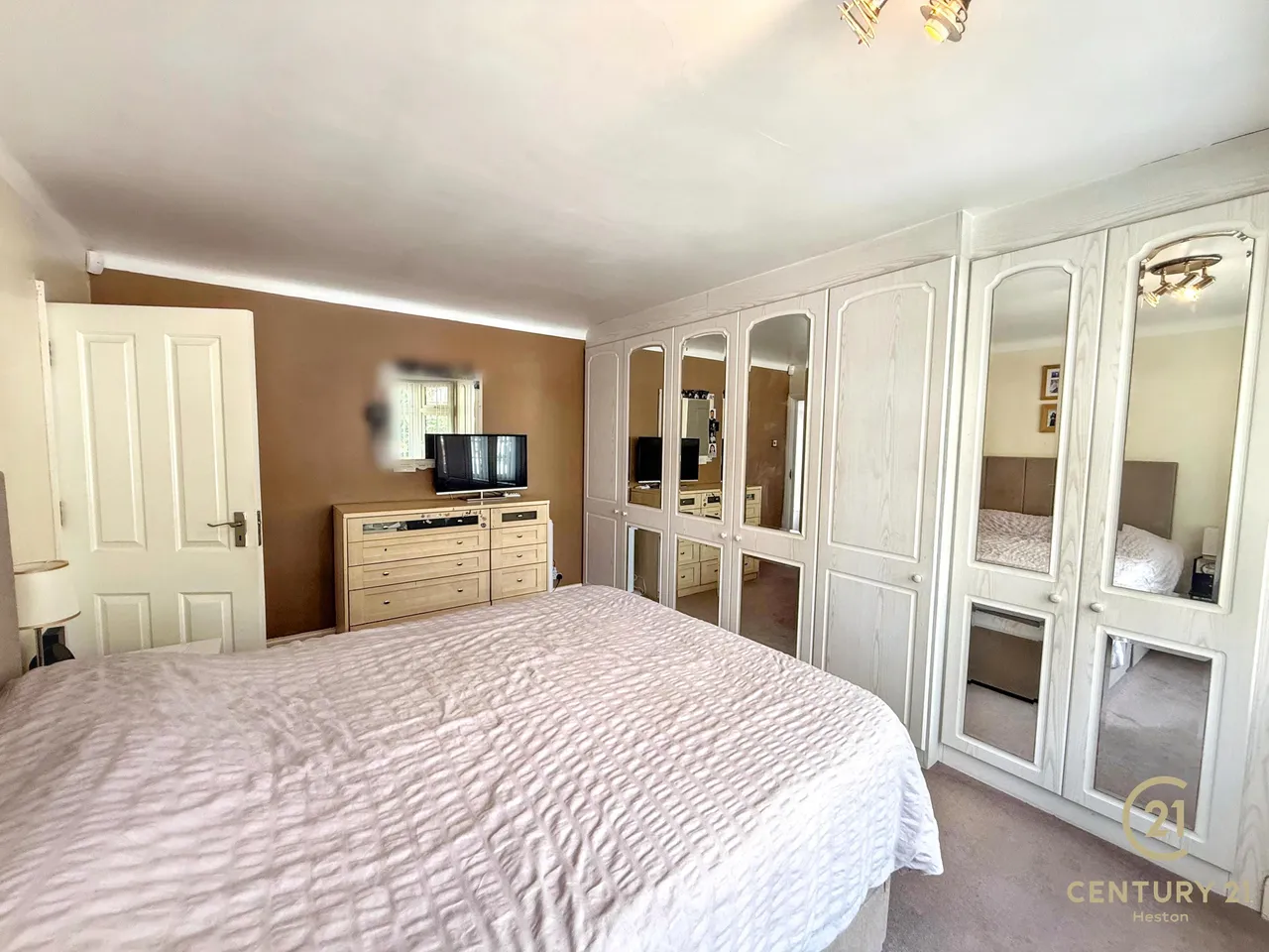 Burns Way, Hounslow, TW5, photo 17