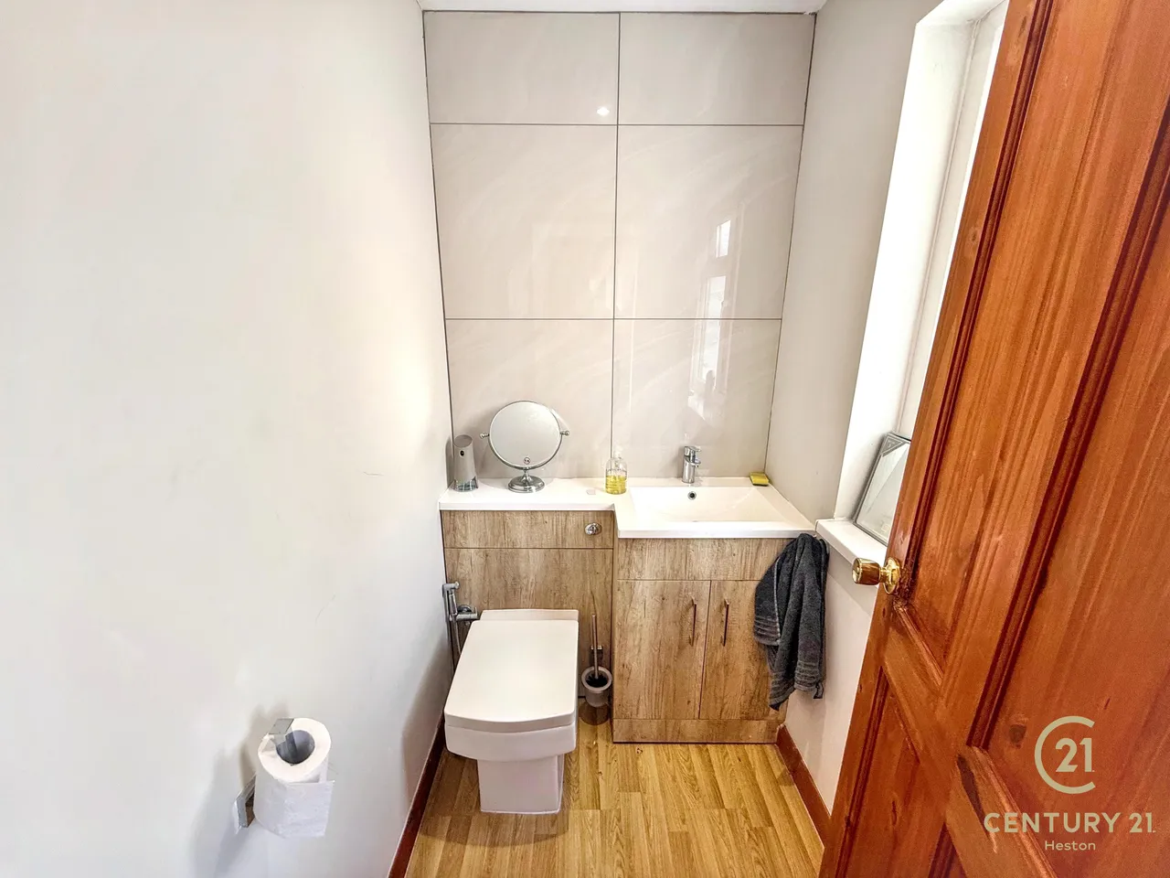 Burns Way, Hounslow, TW5, photo 27