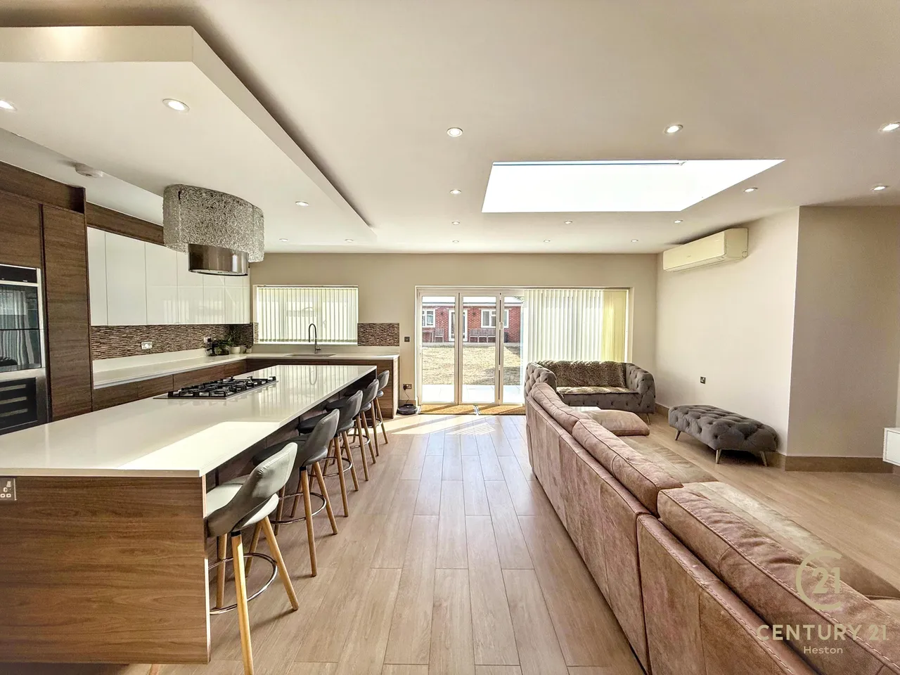 Burns Way, Hounslow, TW5, photo 6
