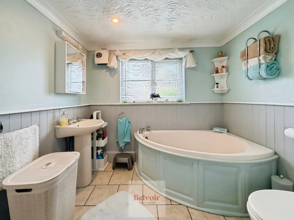 Elm Road, Evesham, WR11, photo 7